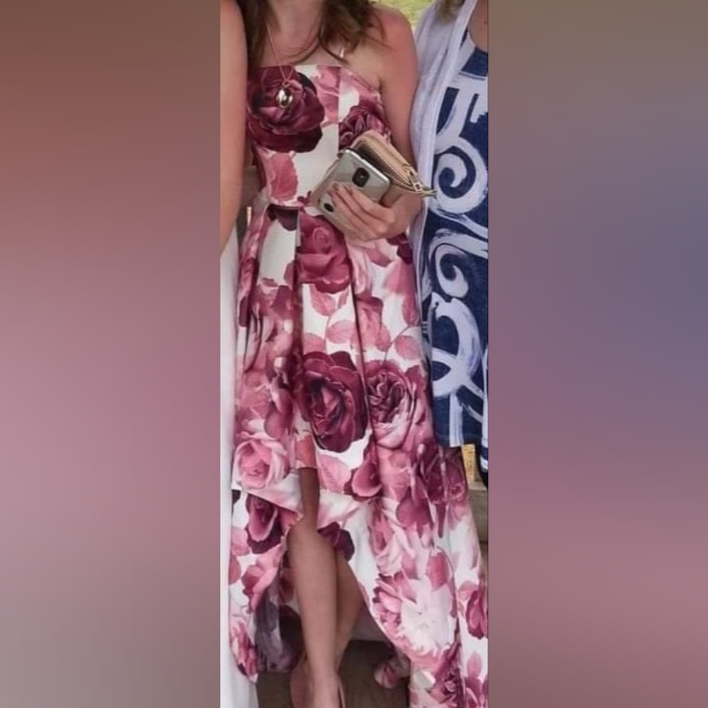 Graduation dress with pockets